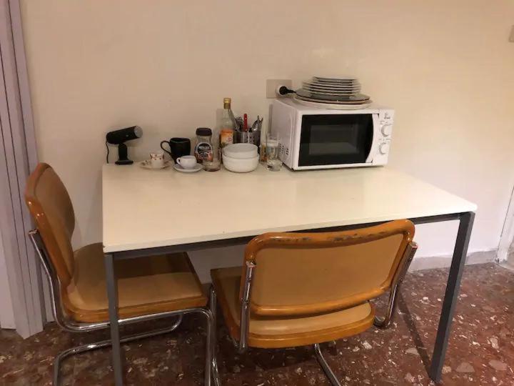 Ampio Monolocale Nel Cuore Della Citta Rom Exteriör bild